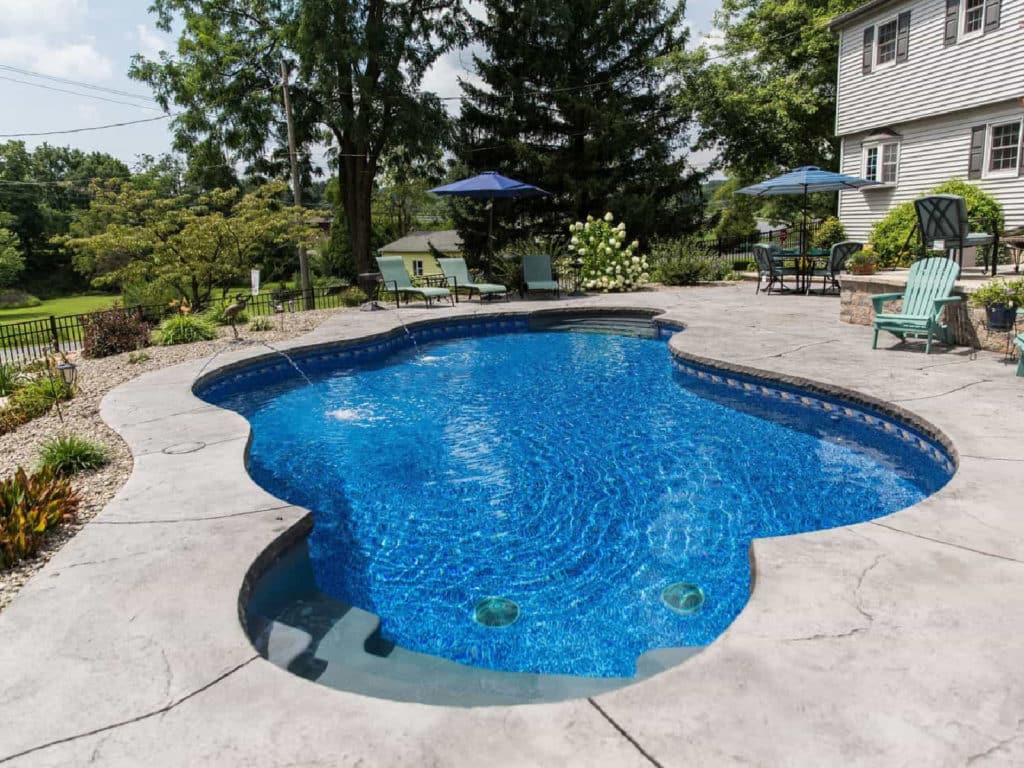 What's the right way to use a pool vacuum?
